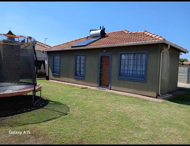 3 BEDROOM HOUSE FOR SALE IN SKY CITY